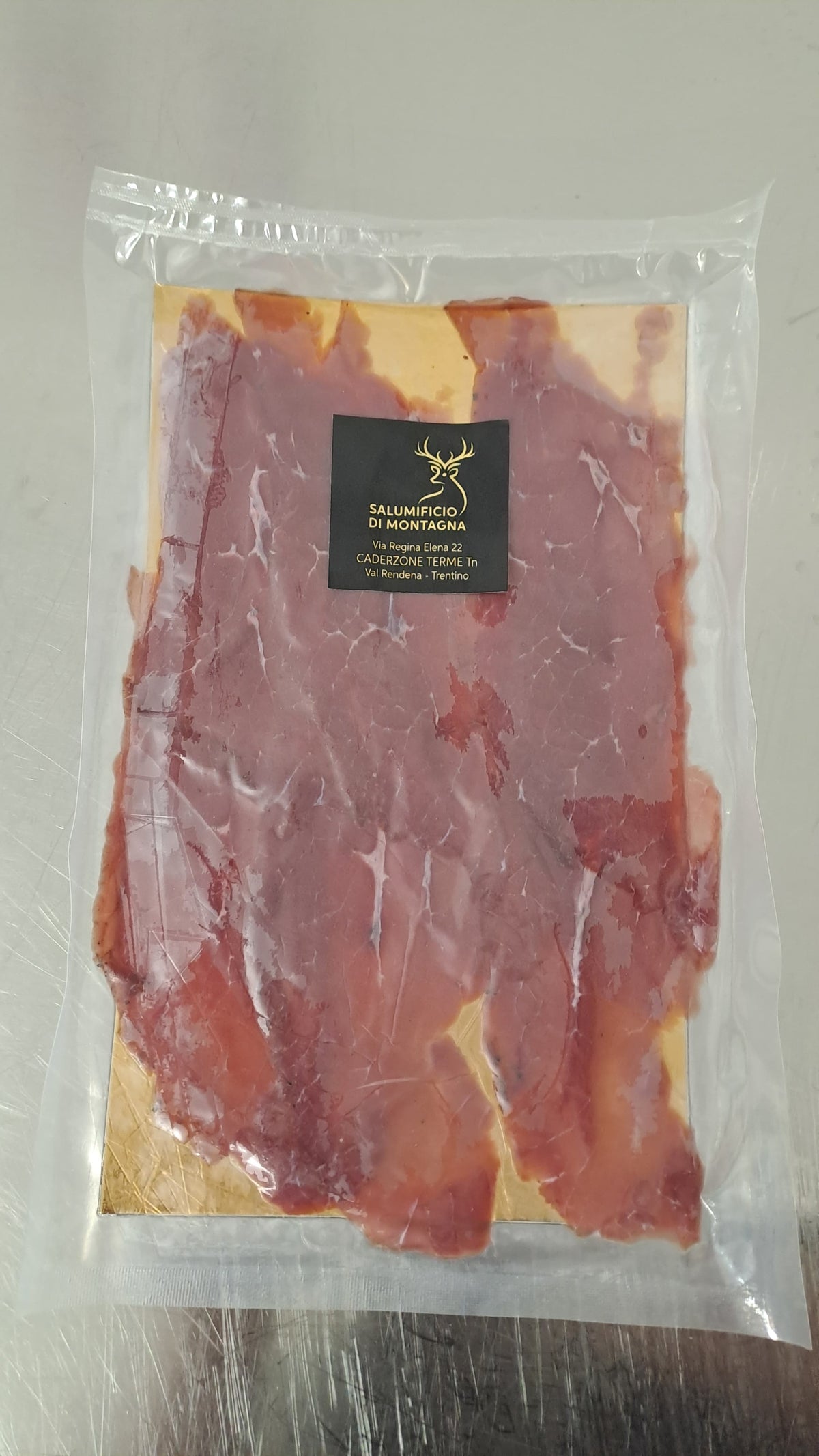 Carne salada di manzo affettata da carpaccio