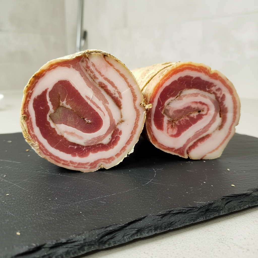 Pancetta su tagliere ardesia